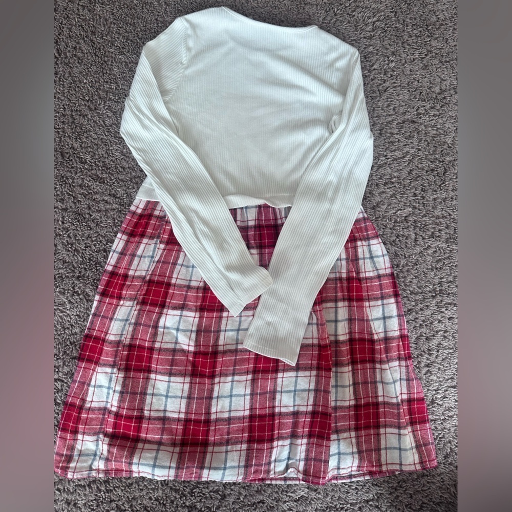 Preloved dress - Cream. Awesome outfit for the Holiday season. - Picture 3 of 3
